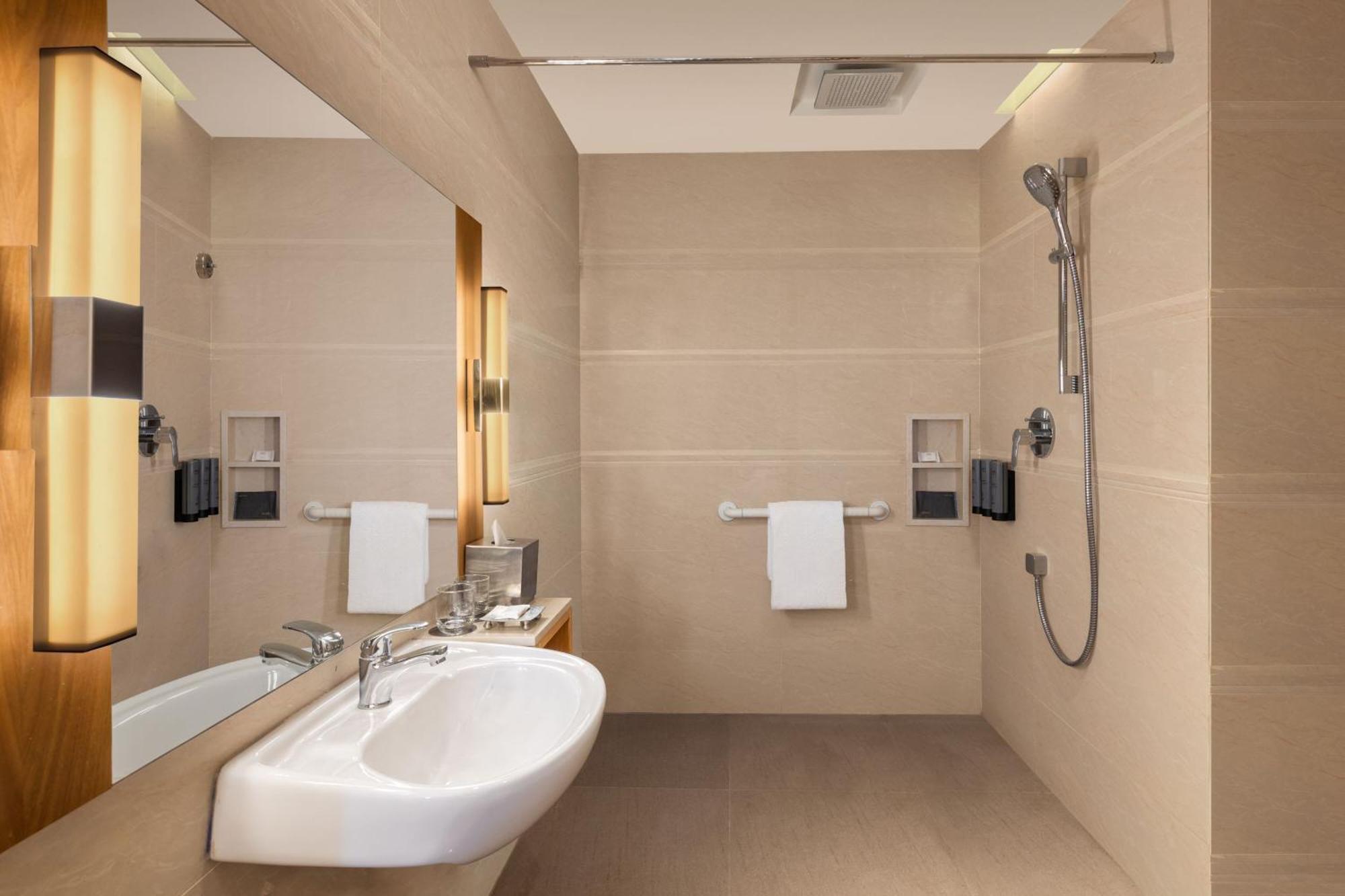 Courtyard By Marriott Tiruchirappalli Luaran gambar